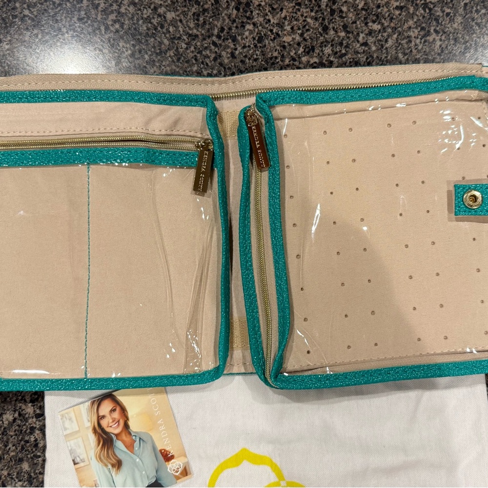 Retired Kendra Scott Zip Away Small Jewelry Organizer - Rare Dust bag included - Picture 6 of 12